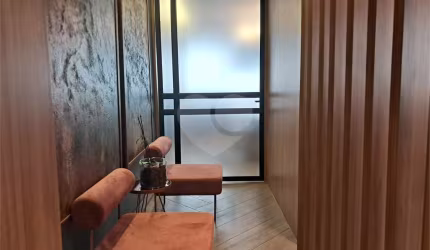 Imóvel comercial com 3 salas de escritório 1 sala de reunião cozinha 2 banheiros 3 vagas Pinheiros