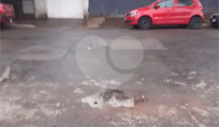 estacionamento com 600 metros