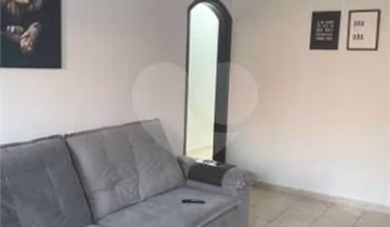 Excelente Casa Térrea à venda com 300m²  de área total, localizado no bairro da Vila Galvão.