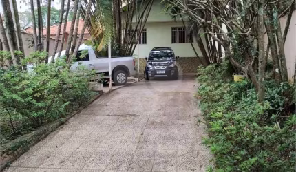 Casa Sobrado para venda com 200m²  6 dormitórios 6 banheiros 6 vagas no Jaraguá.
