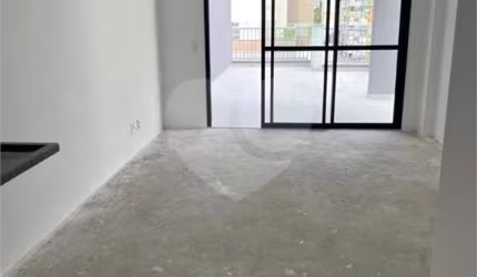 Apartamento Garden à Venda em Pinheiros 40m² Internos + Quintal Privativo