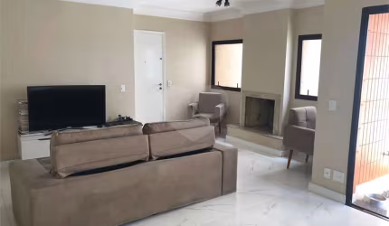 Apartamento na Chácara Klabin com 3 quartos sendo 1 suíte - lazer - 2 vagas demarcadas