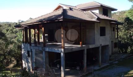 SOBRADO A VENDA NA SERRA DA CANTAREIRA - 2.176 M2 DE TERRENO E 920 M2 DE ÁREA ÚTIL