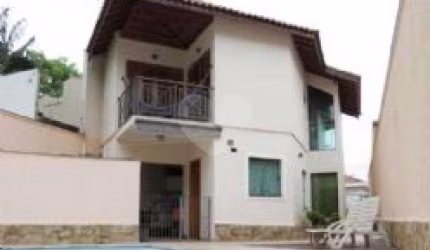 Sobrado Jardim França | 480m² | 4 Suítes | 8 Vagas | Espaço Gourmet | Piscina