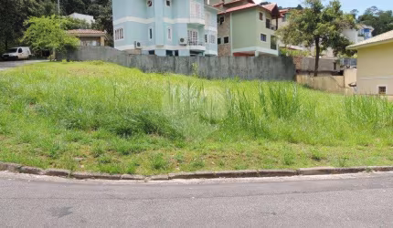 Terreno no Condomínio Jardim Itatinga - para sua residência de Alto Padrão.