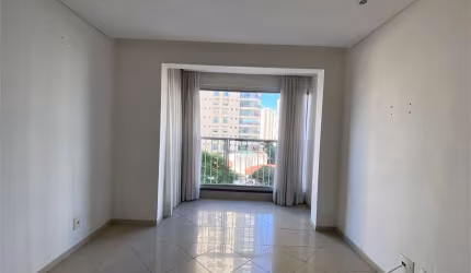 Apartamento para alugar  na Rua Pedro Doll