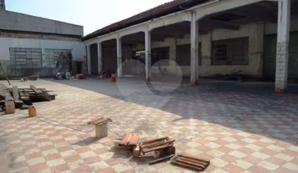 Galpão comercial para locação na Luz