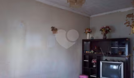Casa com 2 quartos, 2 vagas