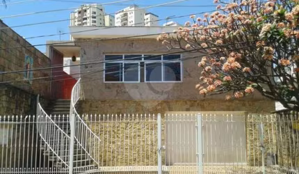 Casa ampla bem localizada na região da Santa Inês