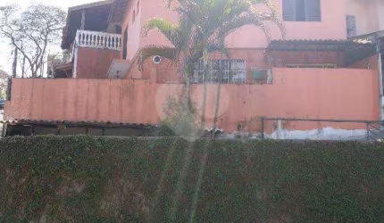 SOBRADO A VENDA NO HORTO FLORESTAL - 3 DORMS (1 SUÍTE) E 5 VAGAS DE GARAGEM
