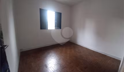 Sobrado, disponível para locação, com 2 dorms, 1 vaga, edícula - Santa Teresinha