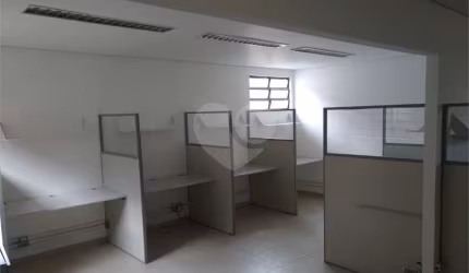 Excelente sobrado comercial na Freguesia do Ó para locação.