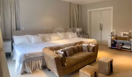 CASA 1260m², 6 QUARTOS, 10 VAGAS, NO TAMBORÉ - SP