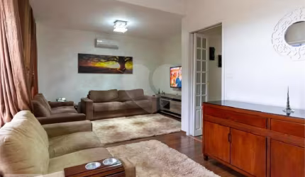 Sobrado à Venda | 250 m² | 4 dormitórios (3 suítes) | 5 vagas em São Miguel Paulista!