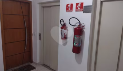 Apartamento à venda na Penha, 2 dorm e 1 vaga.
