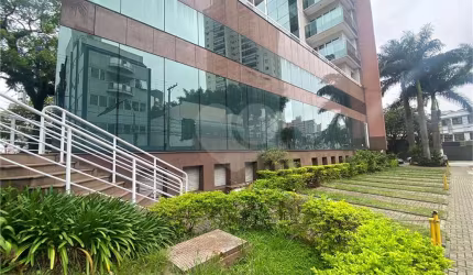 Imóvel Comercial Amplo com Segurança e Conforto!
