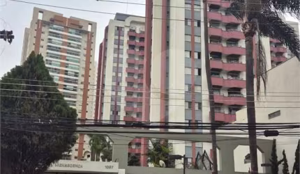 Apartamento  a venda com 03 quartos sendo 01 suíte em Santana, próximo ao metro!