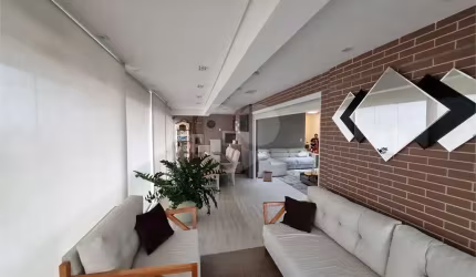 Cobertura ao lado da av Braz  Leme