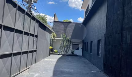 Galpão comercial V. Guilherme (1.805 m² área útil e 22,6 metros testada por 100 metros fundo.