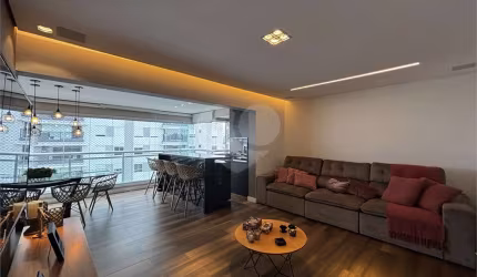 Apartamento com 3 suites e 2 vagas na Barra Funda - SP