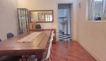 Vende-se casa ampla, totalmente reformada em Santa Terezinha
