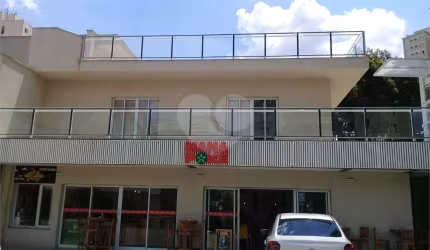 Conjunto Comercial, 188 mts2  na Chácara Flora