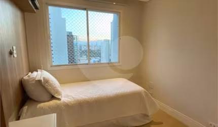 Apartamento à venda no JARDIM PAULISTA com 135 m²