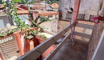 Imóvel com 3 moradias no Tremembé