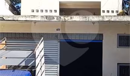 Sobrado com salão comercial na Zona Norte de São Paulo bairro do Jaçana