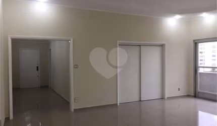 Apartamento em Vila Anglo Brasileira