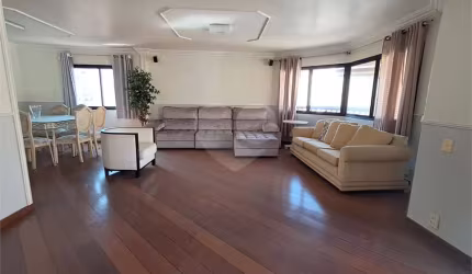 Imóvel 202m² sala de estar ampla, com sala de jantar, 3 quartos, 4 vagas lazer completo Perdizes