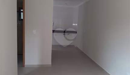 Apartamento com 37m2, 2 quartos, banheiro, sala, cozinha, quintal e  1 vaga de GARAGEM