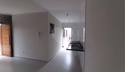 Apartamento VENDA Vila Nivi, com 44 m², 2 quartos, sala, cozinha, quintal e vaga de garagem