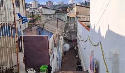 Terreno de 254m² com casas velhas para demolir no bairro Jardim França