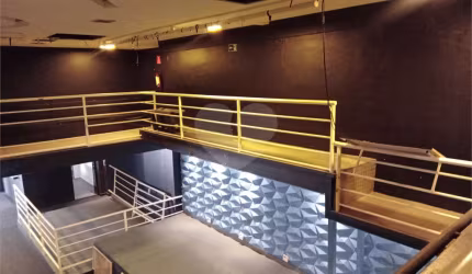 Galpão para venda e locação. 354m2. salão com vão livre.
