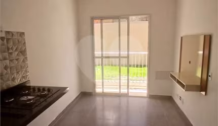 Apto 30m² - 1 dorm (suíte) e varanda com total privacidade por apenas 230mil