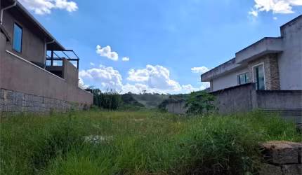 Terreno PLANO no condomínio “Parque Itaguaçu da Cantareira' com 396m2 de área