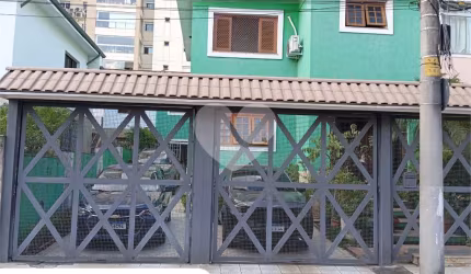 Sobrado de Vila em Santana