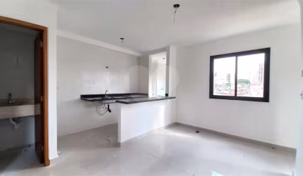 Apartamento 02 dormitórios sem vaga Água Fria