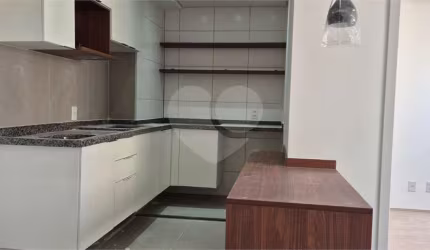 ALUGA-SE APARTAMENTO DE 2 DORMITÓRIOS - LAZER COMPLETO - NA BARRA FUNDA