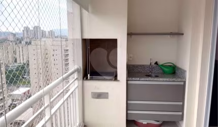 Apartamento de 78 m com 2 dormitórios no bairro do Limão
