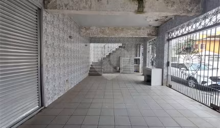 Casa sobrado de 202m² com 3 quartos, 1 suíte quintal grande 3 vagas Vila Romana