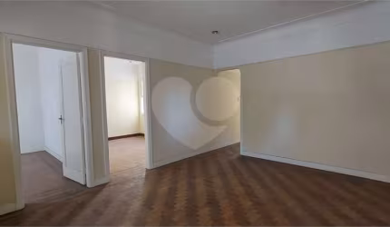 Terreno com 3 Casas em Vila Gustavo – Ideal para Construtores