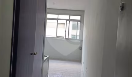 Apartamento-São Paulo-ACLIMAÇÃO | Ref.: REO1075324