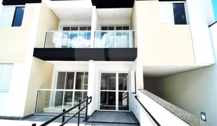 Condomínio novo. Tipo apartamento. Tranquilidade e Ar puro da Serra da Cantareira