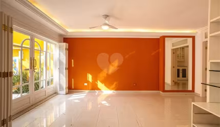 Casa Assobradada Recém-Reformada em Pinheiros – 203 m² de Conforto e Estilo!