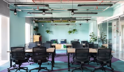 Sala comercial para locação com 356m² (andar inteiro)
