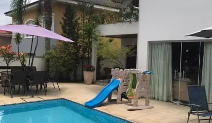 Casa em condomínio à venda em Alphaville
