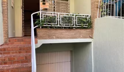 SOBRADO À VENDA EM PINHEIROS