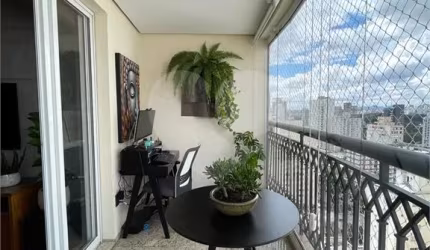 Apartamento em Moema, com 3 quartos à venda